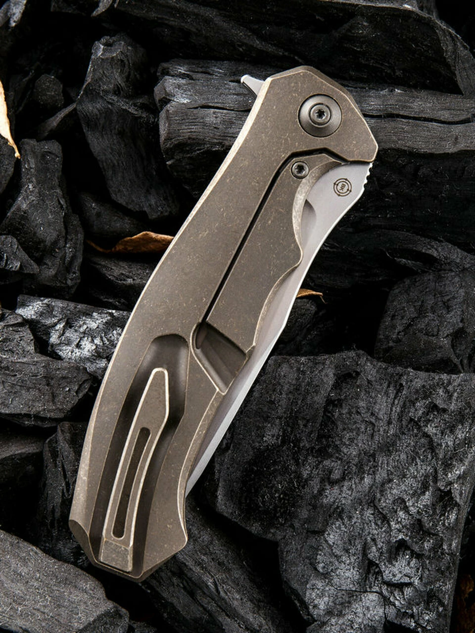 Cheapest 🔥 We Knife Co. We Knife Kellen Bogardus 37 Framelock Folder 901A, 4.07” Bohler M390 Bead Blast Drop Point Plain Blade, Bronze Titanium Handle 👏 4 Cheapest 🔥 We Knife Co. We Knife Kellen Bogardus 37 Framelock Folder 901A, 4.07” Bohler M390 Bead Blast Drop Point Plain Blade, Bronze Titanium Handle 👏 - Image 4