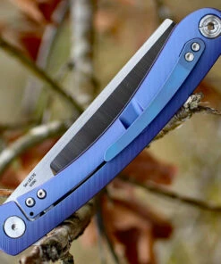 Promo 🎉 Artisan Cutlery Artisan Orthodox ATZ1817GBUM, 3.75" M390 Satin Blade, Blue Titanium Handle 💯 7 Promo 🎉 Artisan Cutlery Artisan Orthodox ATZ1817GBUM, 3.75" M390 Satin Blade, Blue Titanium Handle 💯 -Automatic Knives shop 1817gbum.4 48028.1566586043