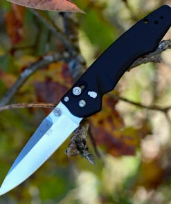 Cheap 👍 Benchmade Knives Benchmade Emissary Axis-Assist Folder 470-1, 3.00 in. S30V Stainless Blade, Plain Edge 🎁