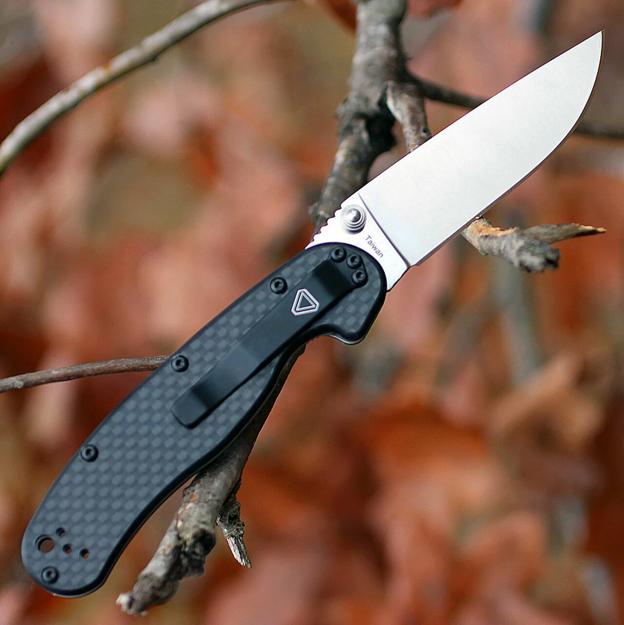 Outlet ⭐ Ontario 8832 Rat II Folder, 3" D2 Plain Blade, Carbon Fiber Handle ✨ 2 Outlet ⭐ Ontario 8832 Rat II Folder, 3" D2 Plain Blade, Carbon Fiber Handle ✨ - Image 2