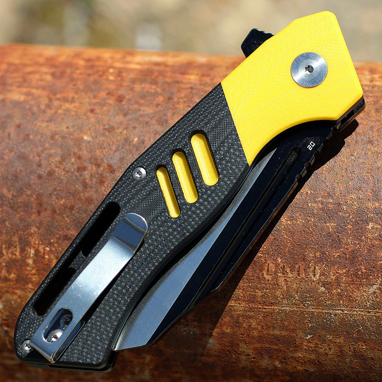 Discount 😍 Bestech Rockface - Blk / Yellow G10 (3.4" D2 Two Tone) BG46A 💯 4 Discount 😍 Bestech Rockface - Blk / Yellow G10 (3.4" D2 Two Tone) BG46A 💯 - Image 4