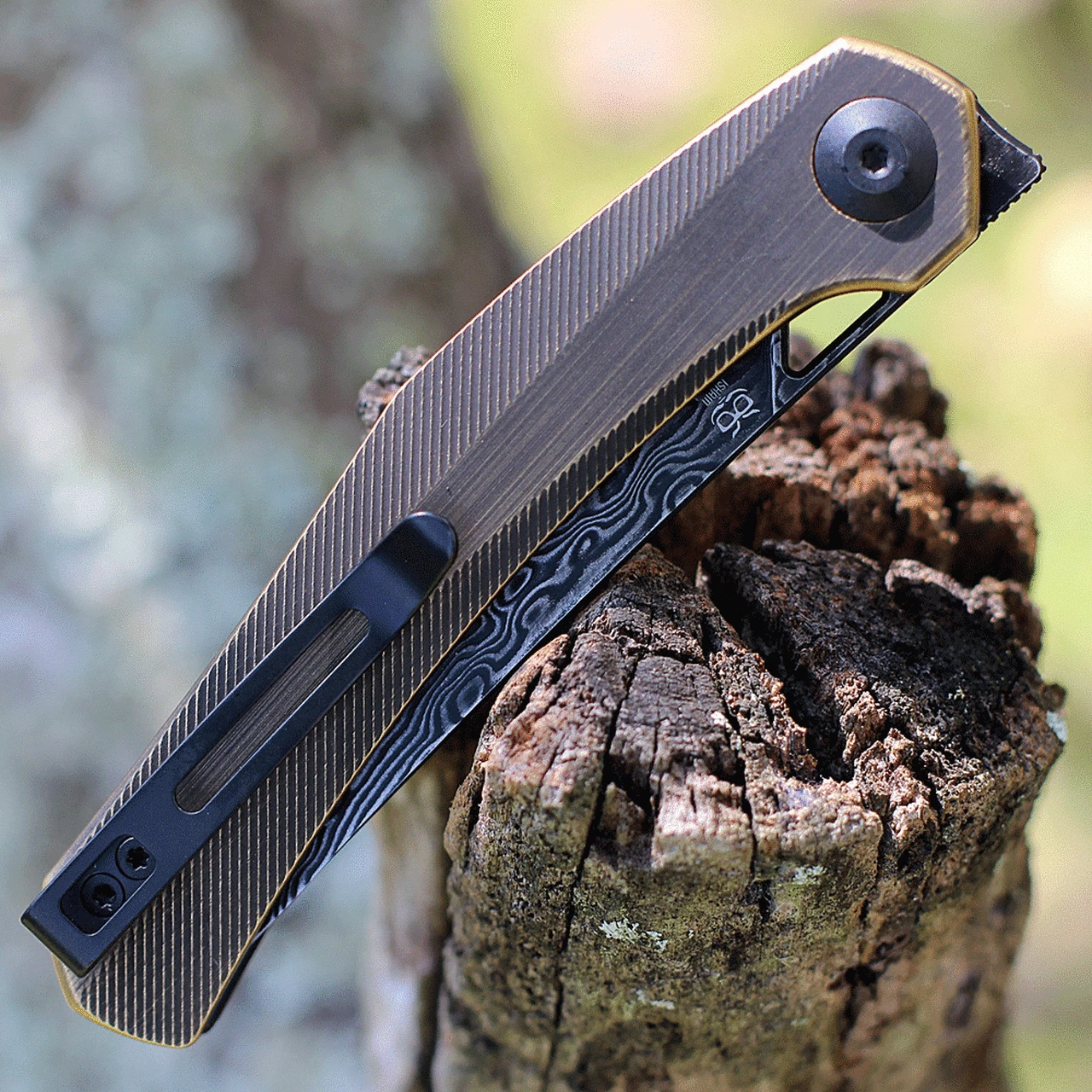 Discount 🧨 CIVIVI Knives CIVIVI Lazar Front Flipper - Hand Rubbed Brass (3.3" Damascus) C20013-DS1 🔥 4 Discount 🧨 CIVIVI Knives CIVIVI Lazar Front Flipper - Hand Rubbed Brass (3.3" Damascus) C20013-DS1 🔥 - Image 4