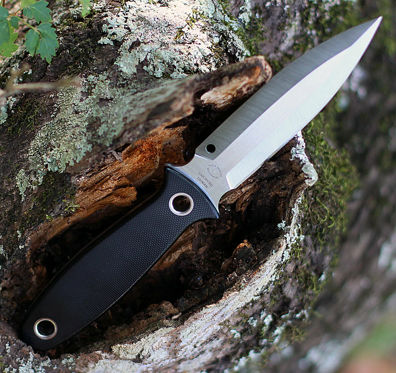 Best Pirce ❤️ Spyderco Knives Spyderco Nightstick FB47GP, 4.14 CPM S30V Dagger Blade, G-10 Handle ⭐ 2 Best Pirce ❤️ Spyderco Knives Spyderco Nightstick FB47GP, 4.14 CPM S30V Dagger Blade, G-10 Handle ⭐ - Image 2