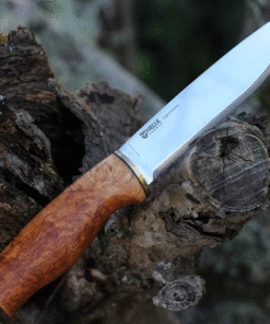 Brand new 🎉 Helle Jegermester, 5.31 in. Sandvik 12C27 stainless steel, Curly Birch Handle ✨