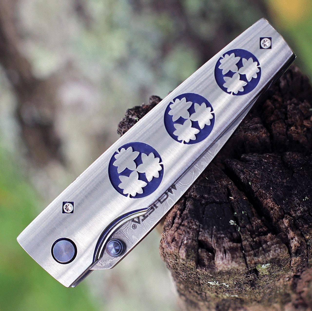 Deals 😍 Mcusta Kamon Kaede MC-0096D, 2.875 Damascus Blade, Decorative Handle, Woven Nishijin Pouch 💯 3 Deals 😍 Mcusta Kamon Kaede MC-0096D, 2.875 Damascus Blade, Decorative Handle, Woven Nishijin Pouch 💯 - Image 3