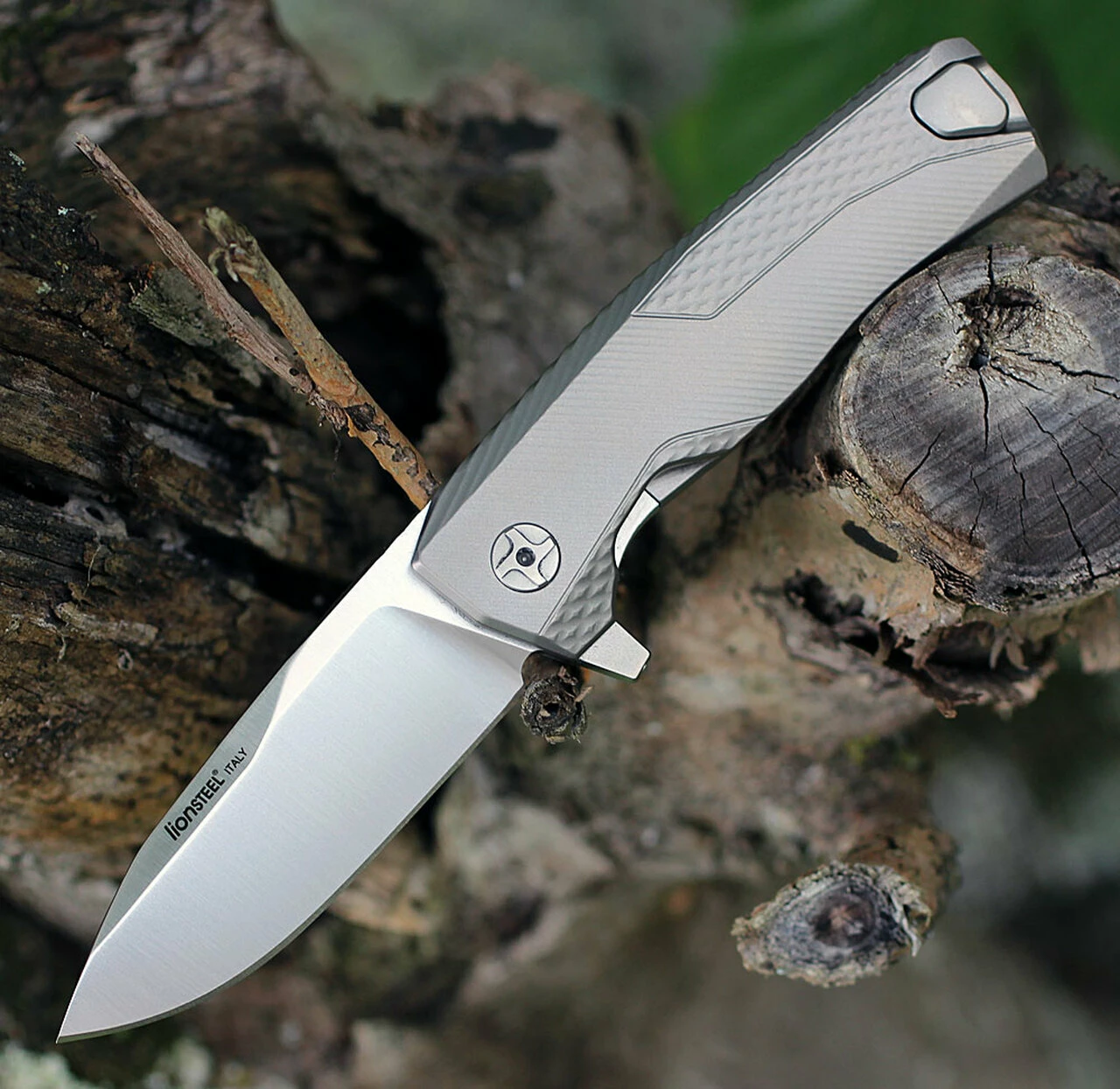 Wholesale 🌟 LionSTEEL ROK - Gray Sculpted Titanium (3.25" M390 Satin) ROKG 🔔 1 Wholesale 🌟 LionSTEEL ROK - Gray Sculpted Titanium (3.25" M390 Satin) ROKG 🔔