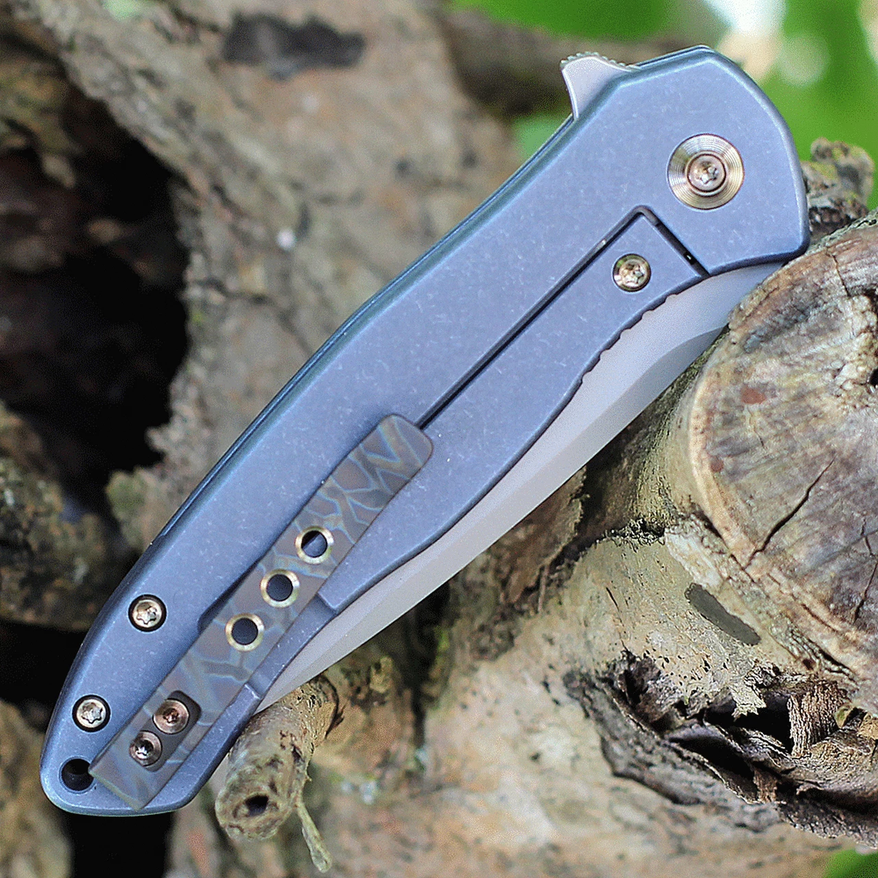 New 🛒 WE Knife Co. Kitefin 2001F, 3.24" CPM-S35VN Polished Bead Blast Spear Point Blade, Blue Titanium Handle w/ Gold Grove 💯 4 New 🛒 WE Knife Co. Kitefin 2001F, 3.24" CPM-S35VN Polished Bead Blast Spear Point Blade, Blue Titanium Handle w/ Gold Grove 💯 - Image 4