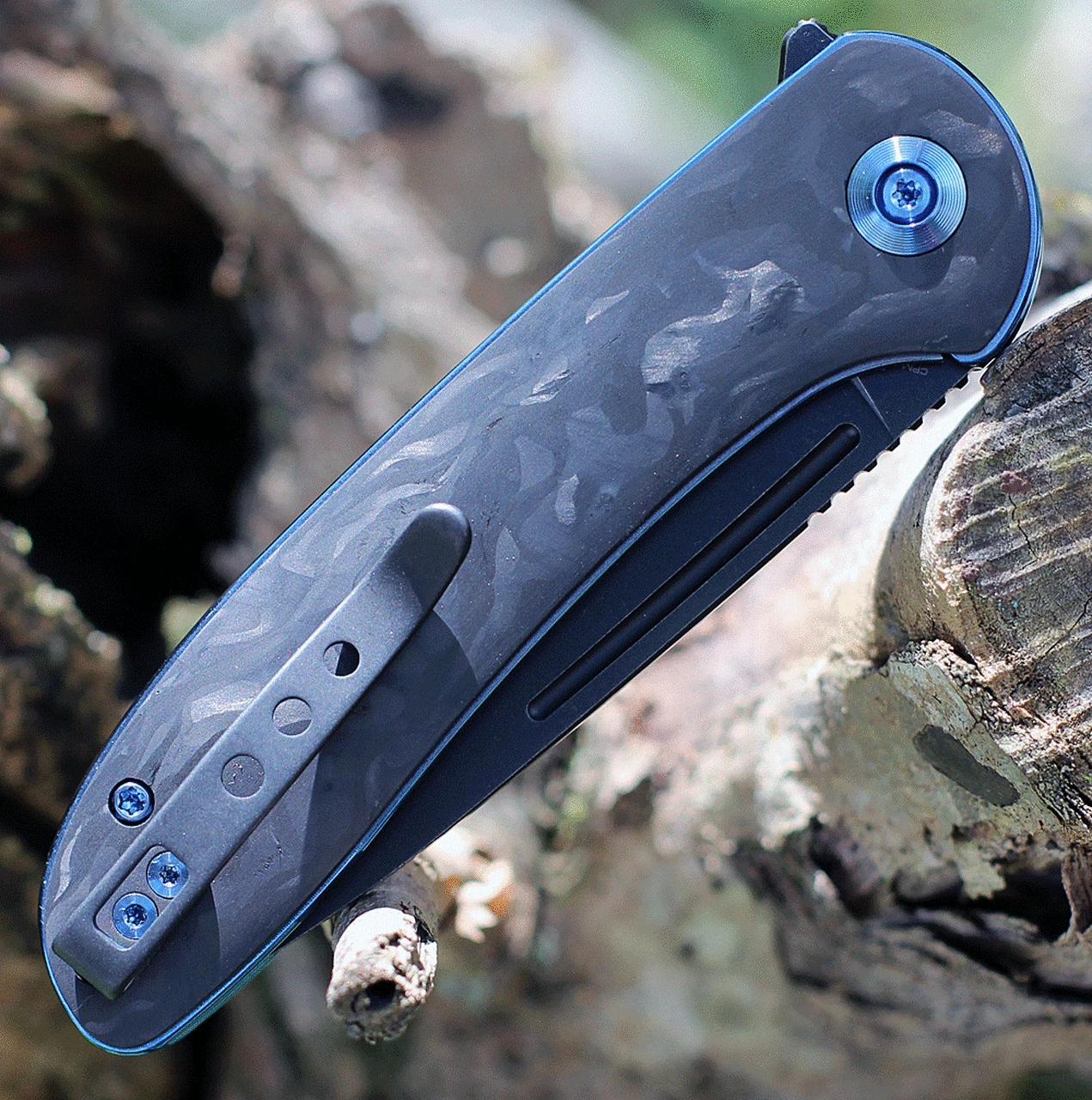 Flash Sale ⌛ WE Knife Co. Saakshi - Marble CF / Blue Ti (3.3" CPM-20CV Black SW) 20020C-2 🔥 4 Flash Sale ⌛ WE Knife Co. Saakshi - Marble CF / Blue Ti (3.3" CPM-20CV Black SW) 20020C-2 🔥 - Image 4