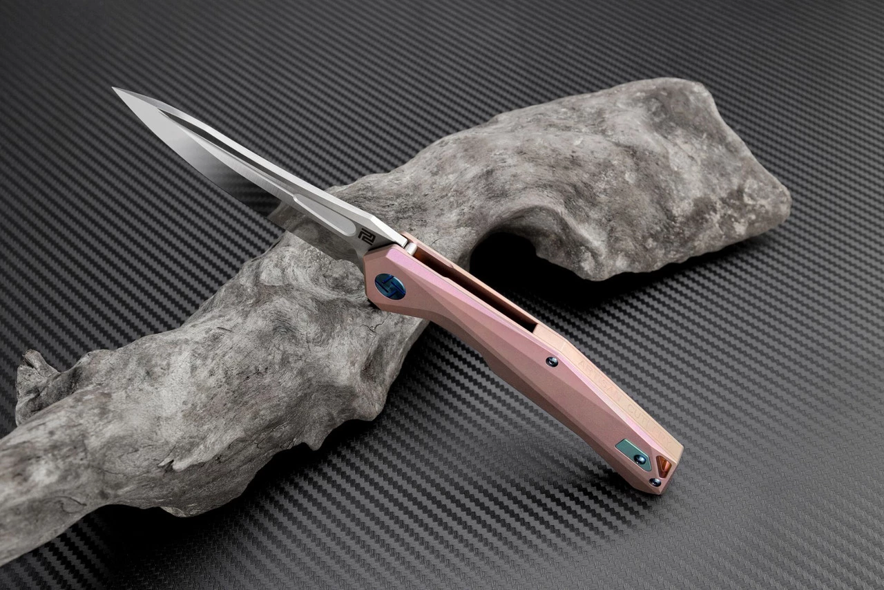 Best Sale 🔔 Artisan Cutlery Artisan Zumwalt ATZ1808GRES, 3.78" S35VN Plain Blade, Rose Titanium Handle 😍 2 Best Sale 🔔 Artisan Cutlery Artisan Zumwalt ATZ1808GRES, 3.78" S35VN Plain Blade, Rose Titanium Handle 😍 - Image 2