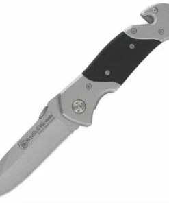 Outlet 👍 Smith and Wesson Smith & Wesson First Response Folder, 4 5/8" closed linerlock. Matte finish stainless blade with thumb lug. Blade is etched First Response. 😀