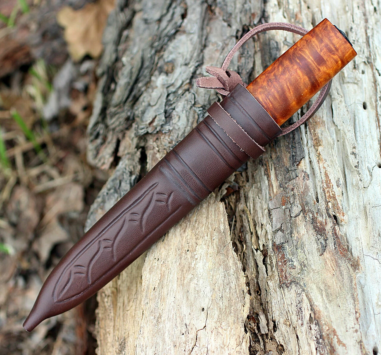 Outlet 👍 Helle Viking 4.33 in. Triple Laminated Stainless Steel Blade, Curly Birch Handle 🌟 3 Outlet 👍 Helle Viking 4.33 in. Triple Laminated Stainless Steel Blade, Curly Birch Handle 🌟 - Image 3